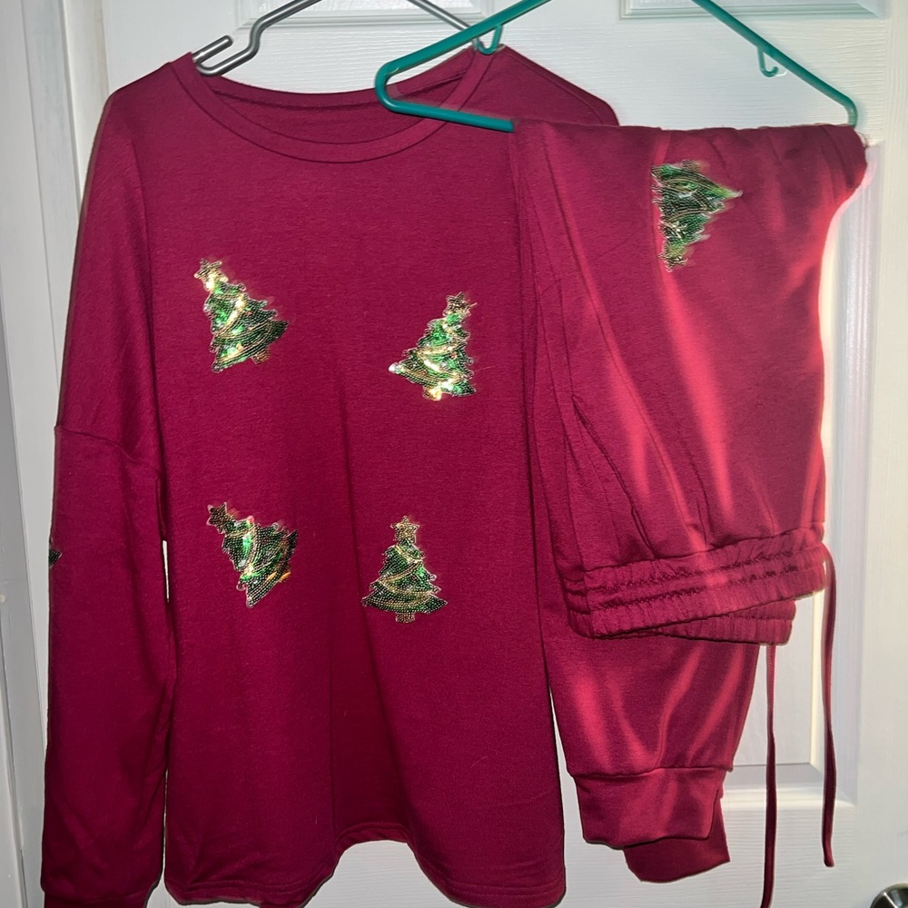 Burgundy/Fuschia Christmas Tree set